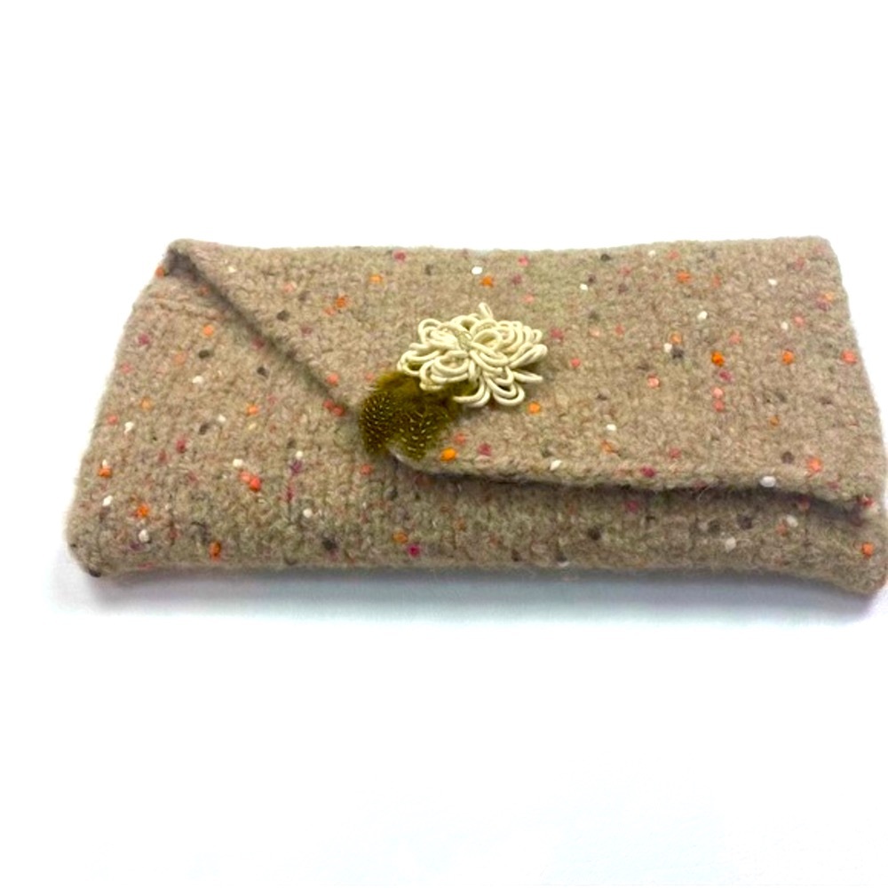 NEW The Whimsical Woman Handcrafted Tan Knit Clutch Purse